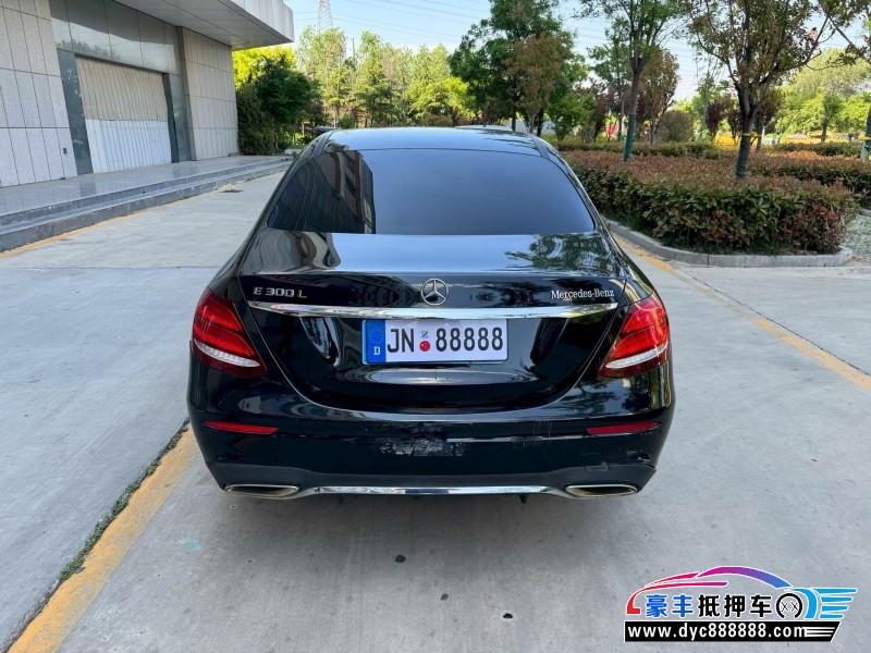 17年奔驰E轿车抵押车出售