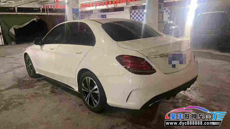 19年奔驰C轿车抵押车出售