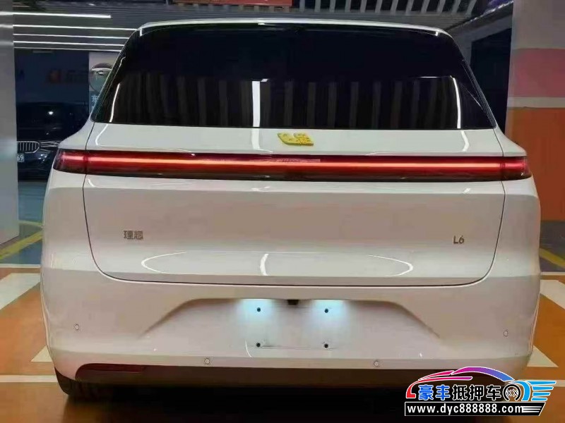 25年理想L6MPV抵押车出售