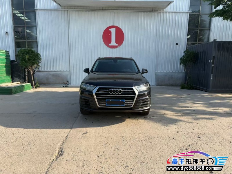 抵押车出售17年奥迪Q7轿车