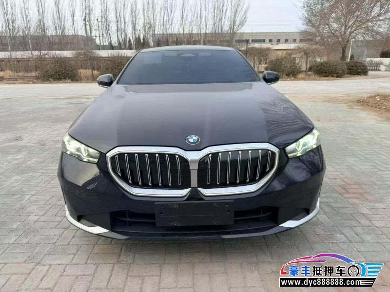 25年宝马5系轿车抵押车出售