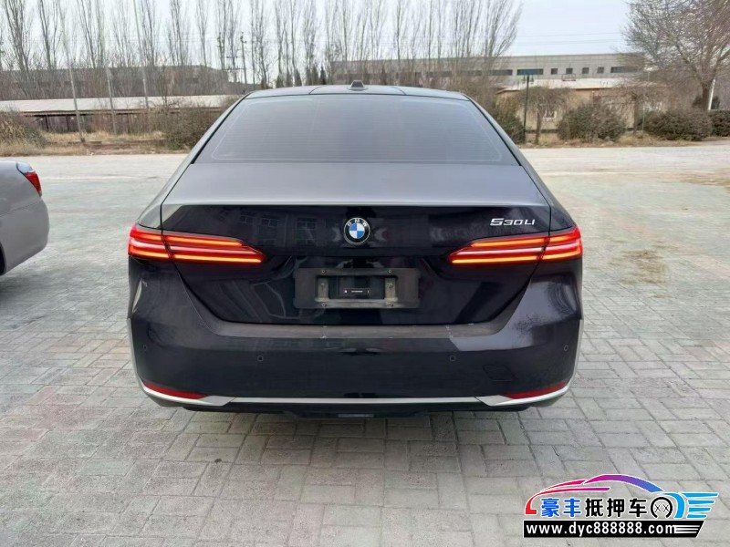 25年宝马5系轿车抵押车出售
