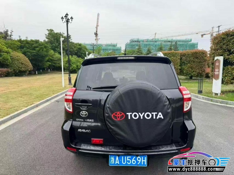 13年丰田RAV4轿车抵押车出售
