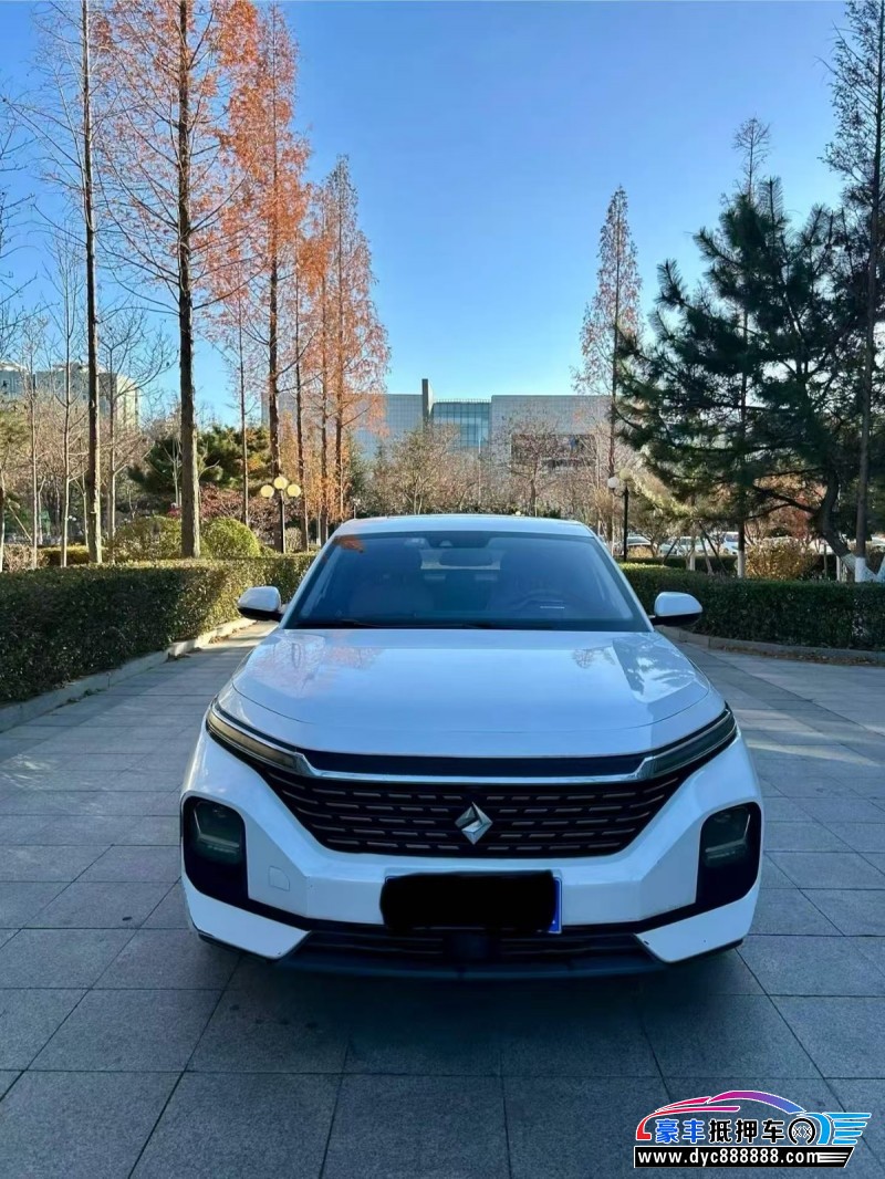 抵押车出售21年宝骏RC5轿车
