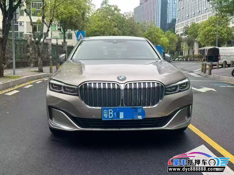 抵押车出售21年宝马7系轿车