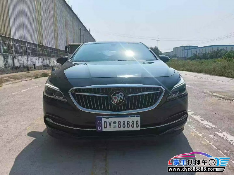 抵押车出售18年别克君越轿车