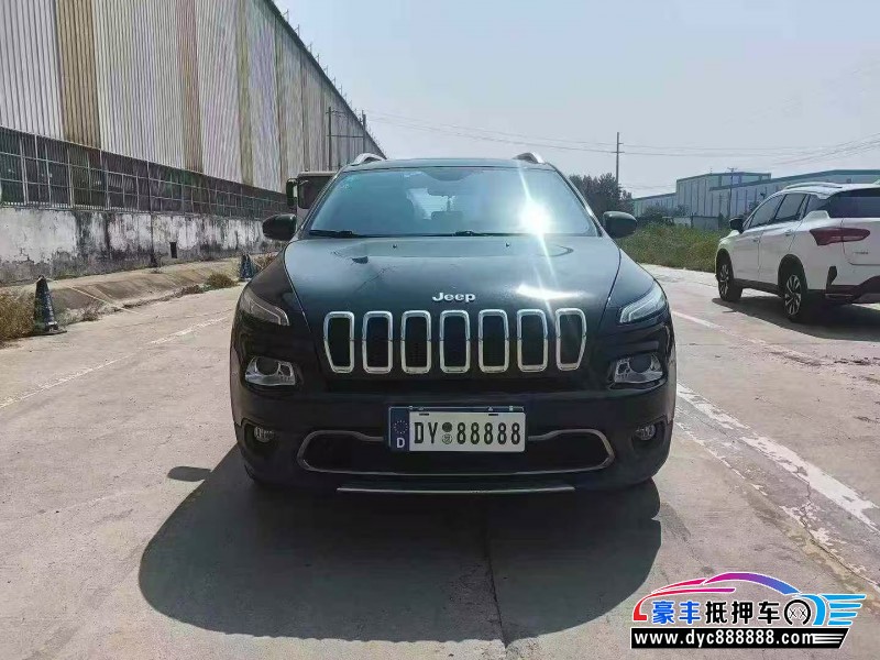 18年Jeep自由光轿车抵押车出售