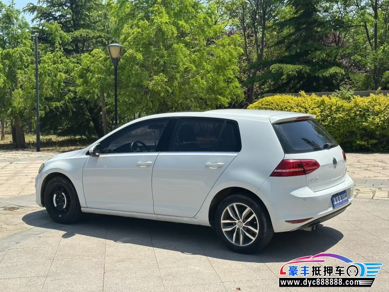 16年大众高尔夫轿车抵押车出售