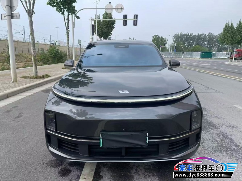 抵押车出售22年理想L8轿车