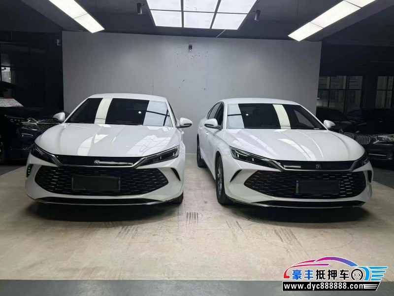抵押车出售25年比亚迪秦轿车