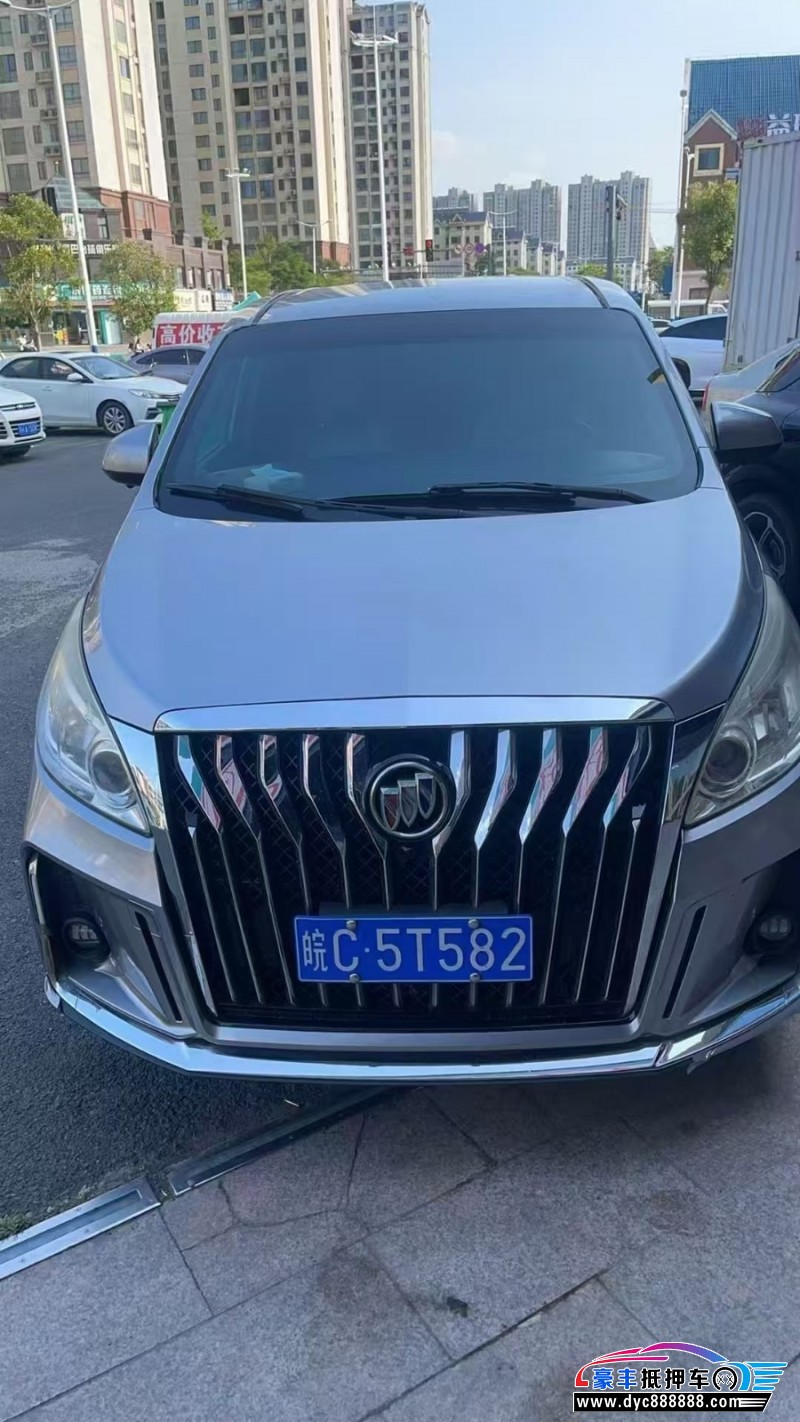 抵押车出售18年别克GL8轿车