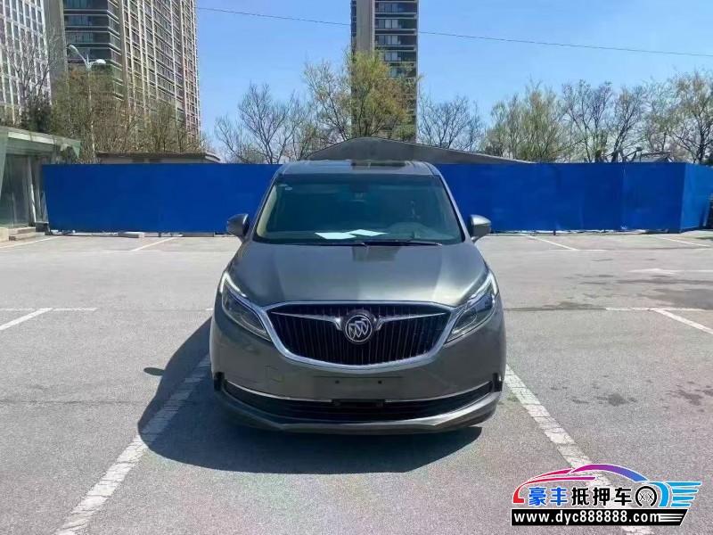 抵押车出售19年别克GL8轿车
