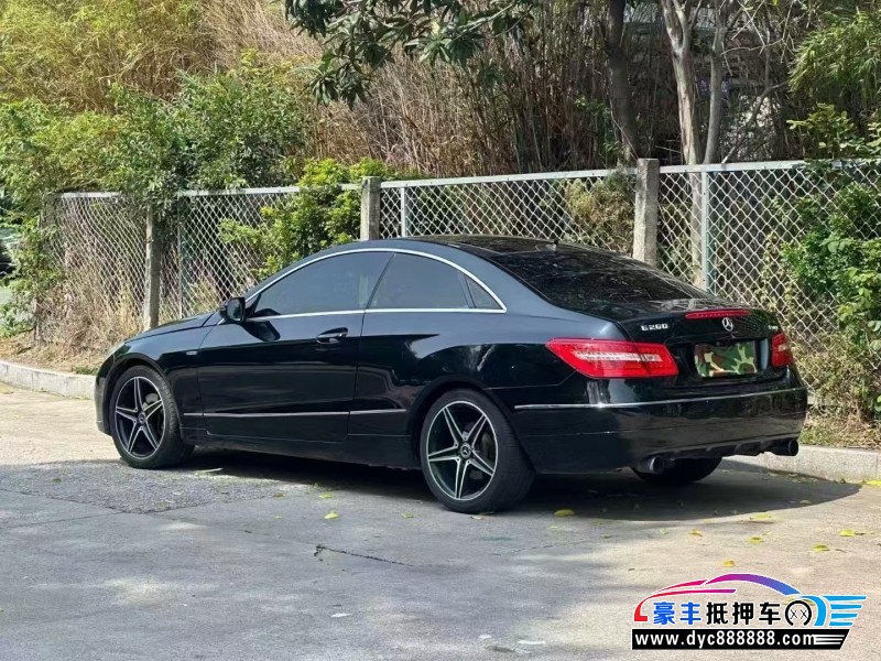 11年奔驰E轿车抵押车出售