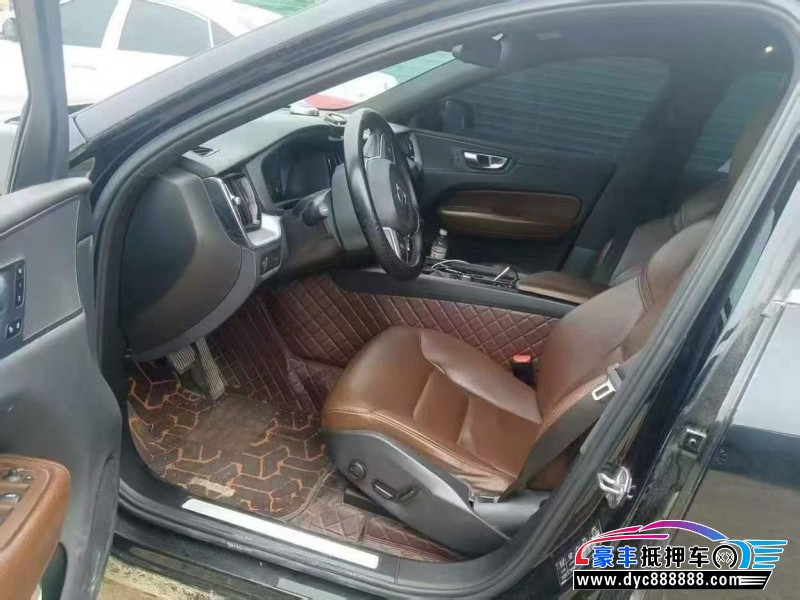 21年沃尔沃XC60轿车抵押车出售