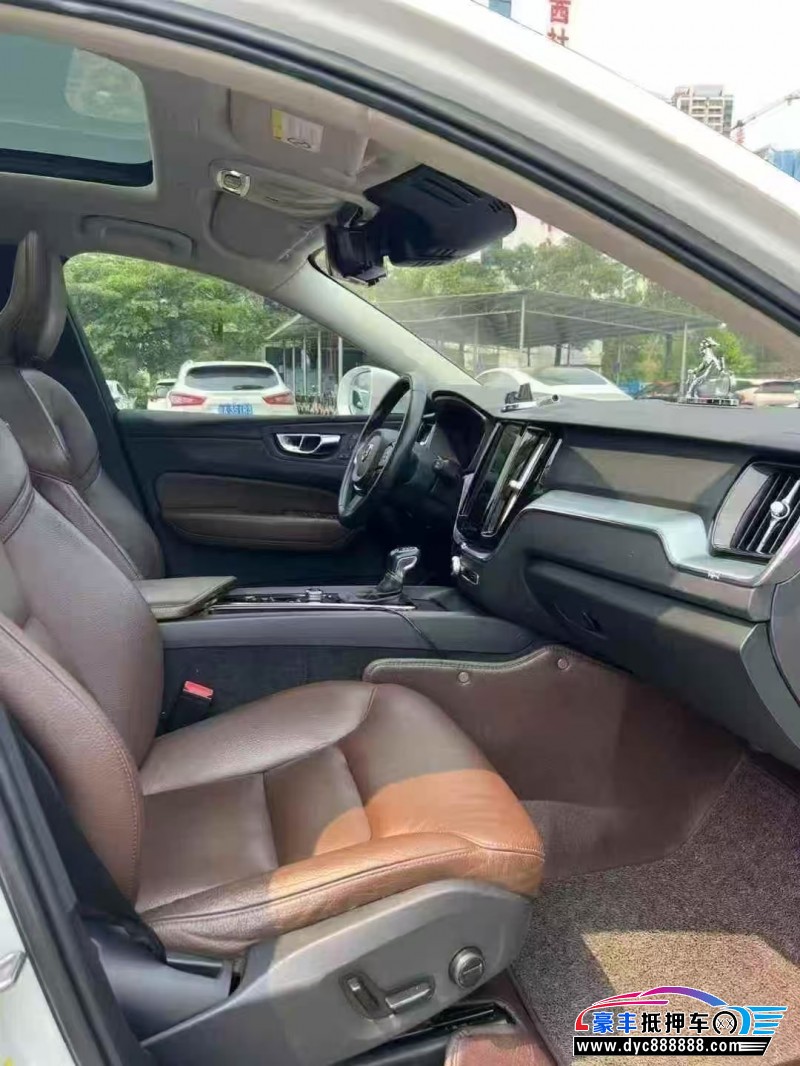 19年沃尔沃XC60轿车抵押车出售