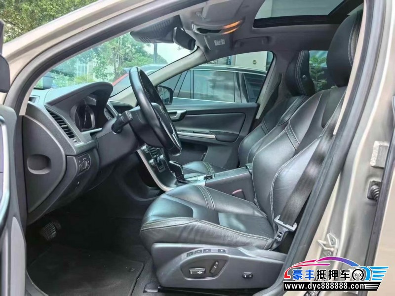 15年沃尔沃XC60轿车抵押车出售
