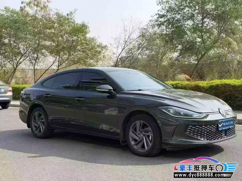 25年大众凌渡轿车抵押车出售