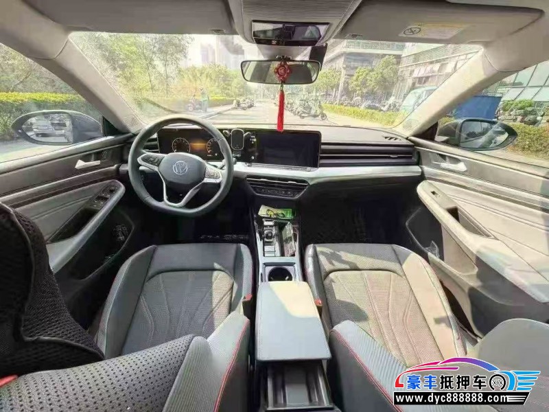25年大众凌渡轿车抵押车出售