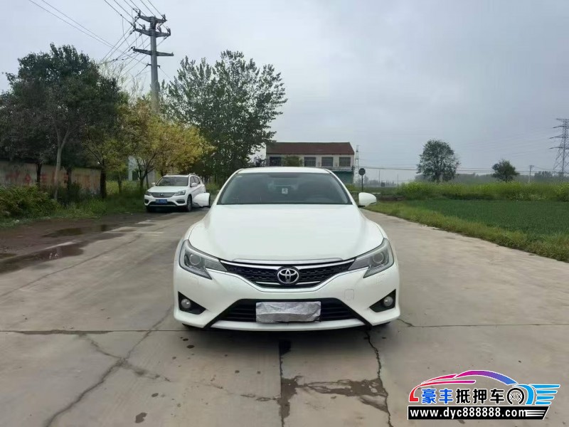 抵押车出售14年丰田锐志轿车