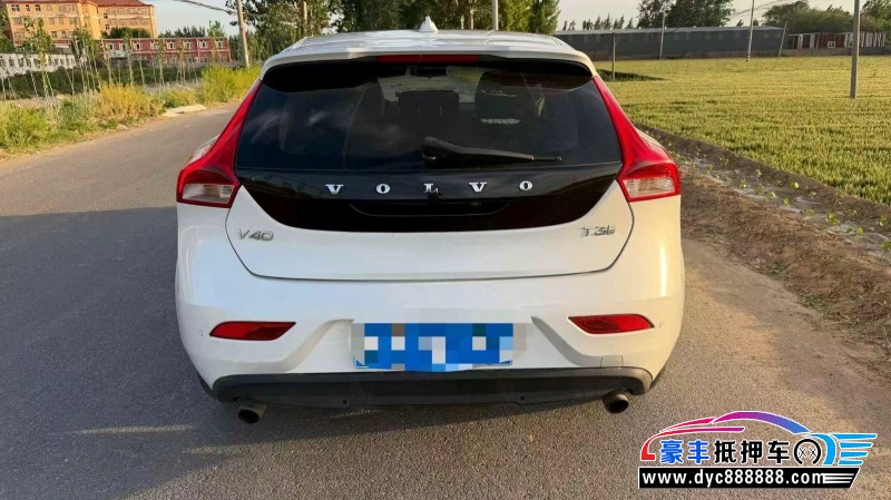 18年沃尔沃V40轿车抵押车出售