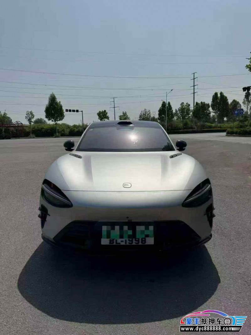 25年小米YU7轿车