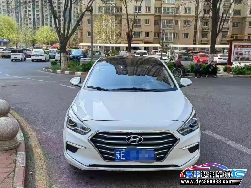 抵押车出售17年现代名图轿车