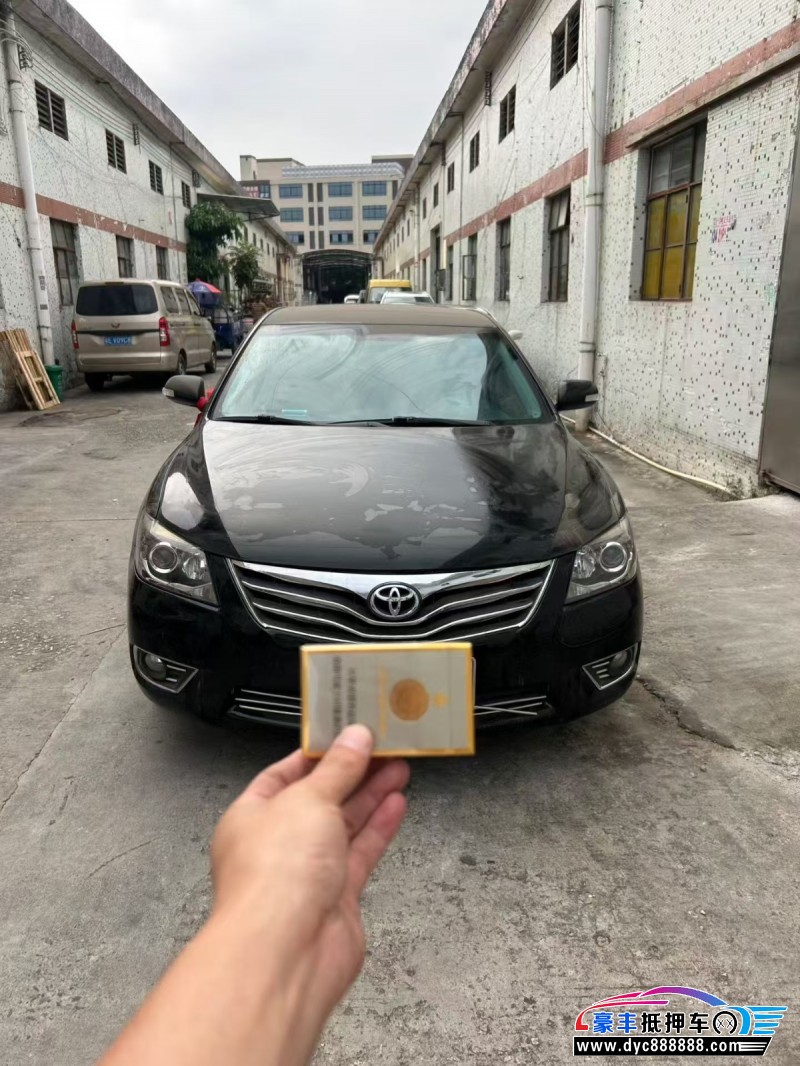 抵押车出售15年丰田凯美瑞轿车