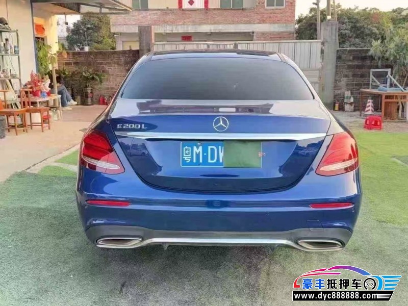 18年奔驰E轿车抵押车出售
