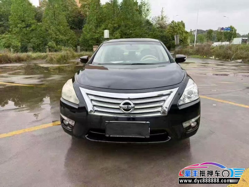 抵押车出售15年日产天籁轿车