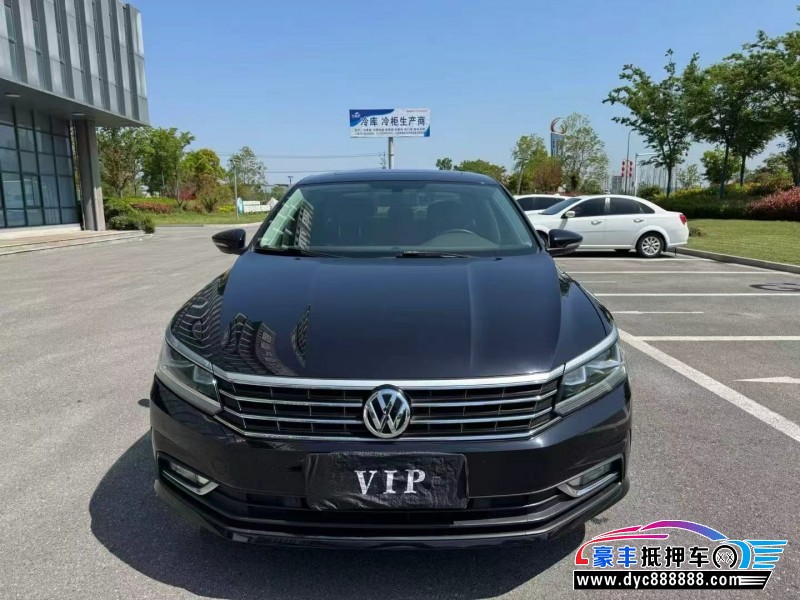 抵押车出售18年大众帕萨特轿车