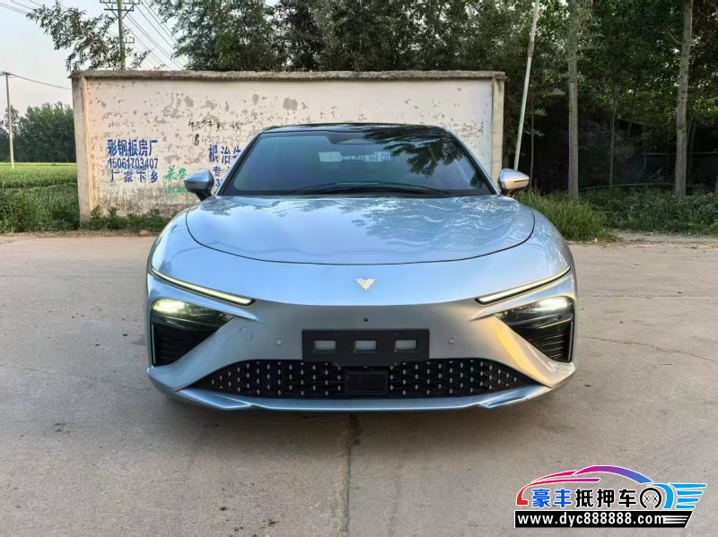 24年哪吒S轿车抵押车出售