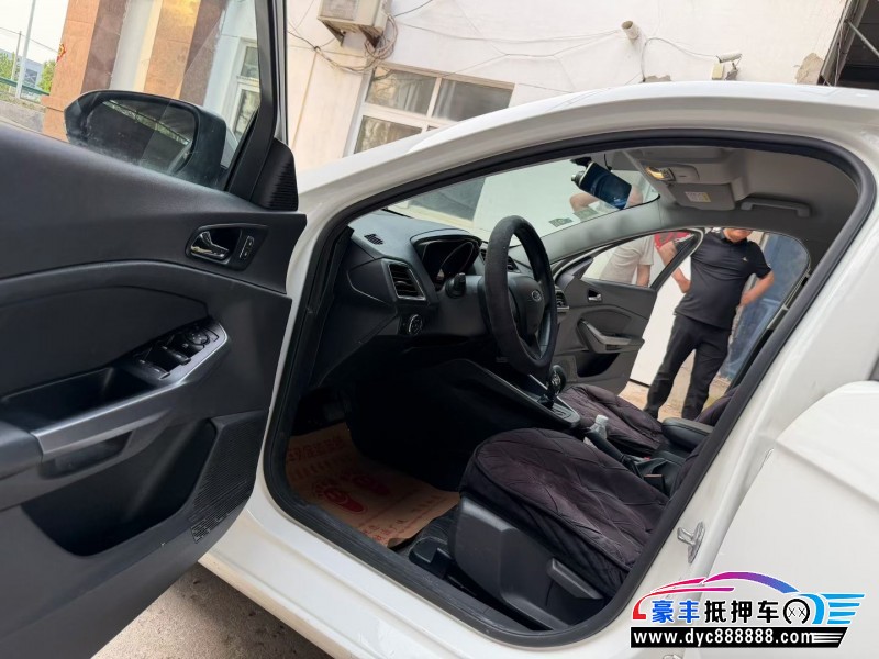 19年福特福睿斯轿车抵押车出售