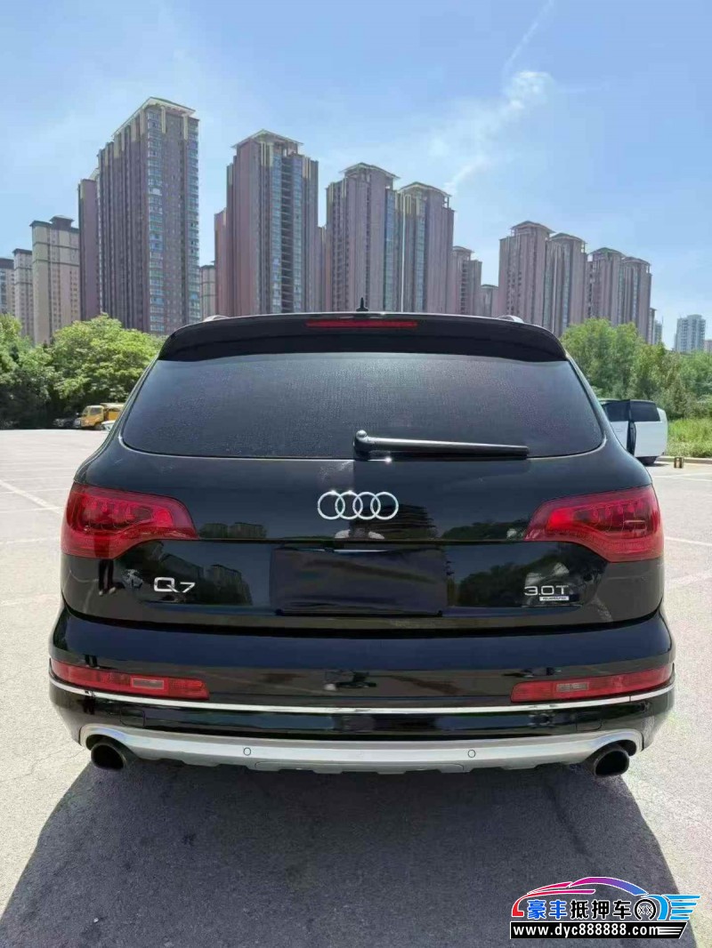 15年奥迪Q7轿车抵押车出售