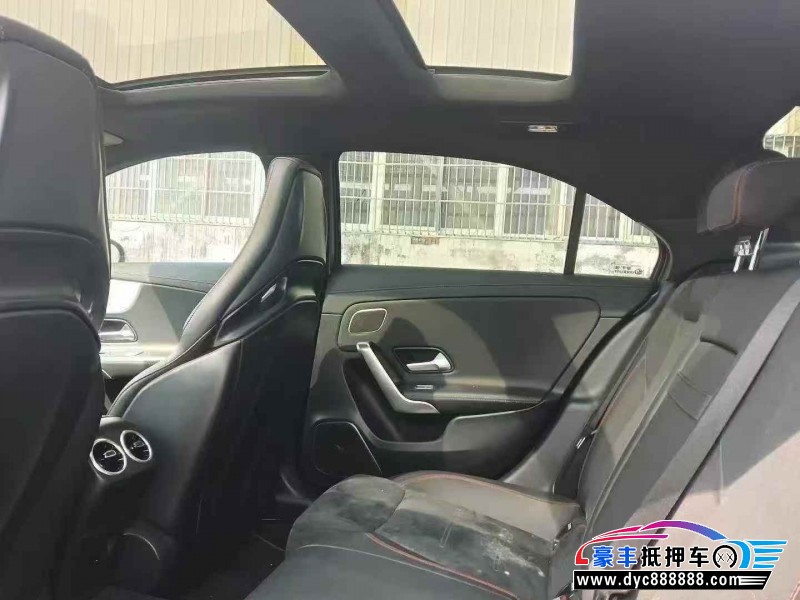 22年奔驰A级AMG轿车抵押车出售
