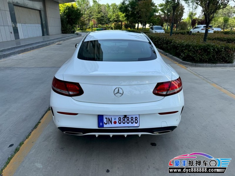 18年奔驰C轿车抵押车出售