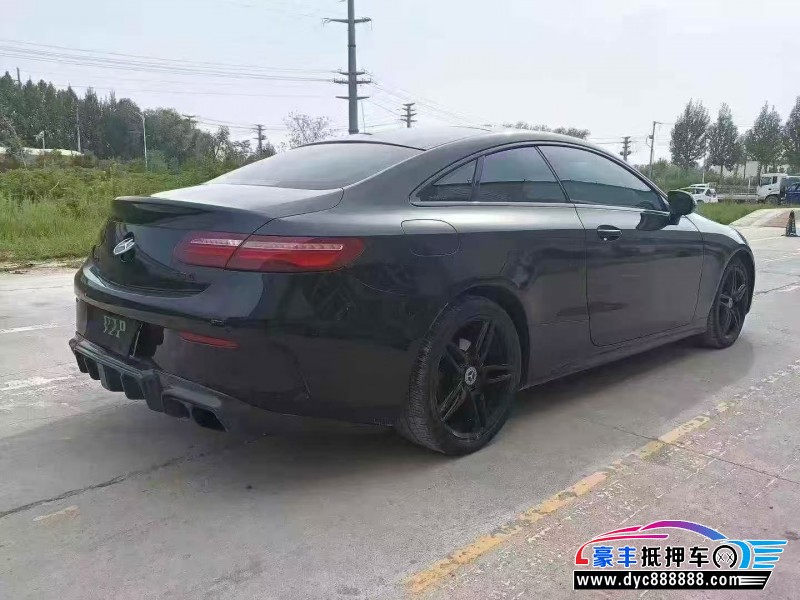 17年奔驰E轿车抵押车出售