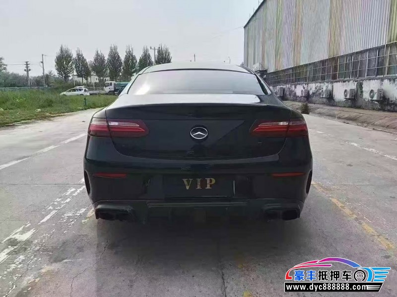 17年奔驰E轿车抵押车出售