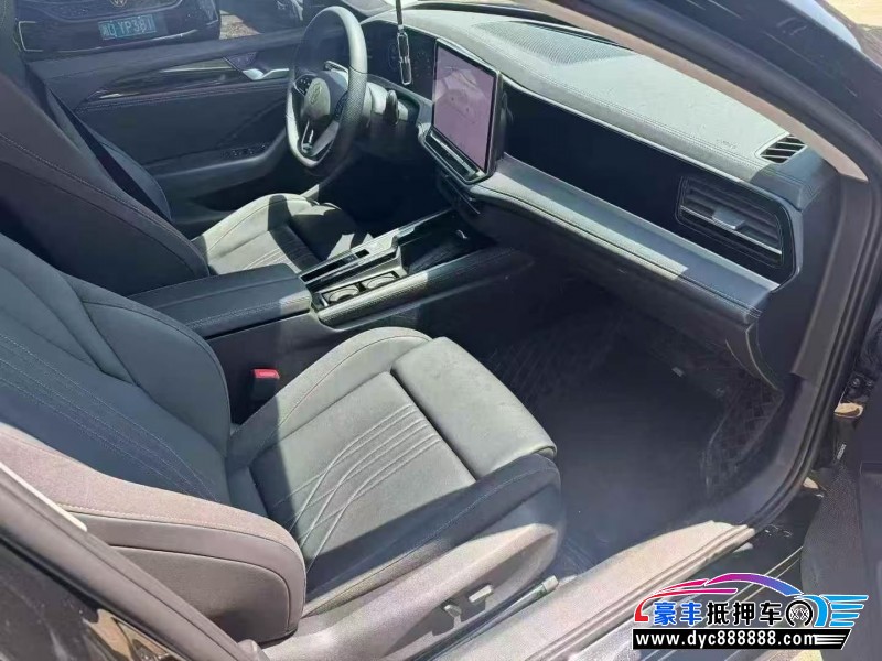 25年大众迈腾轿车抵押车出售