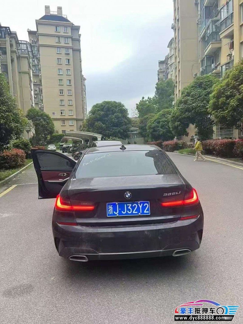 20年宝马3系轿车抵押车出售
