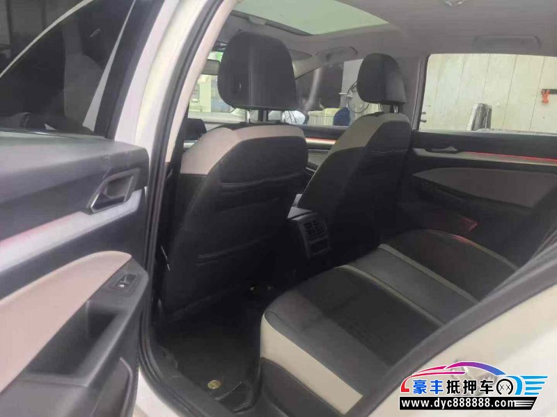 21年大众高尔夫轿车抵押车出售