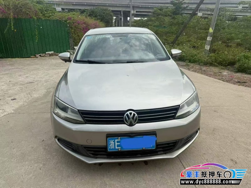 13年大众速腾轿车抵押车出售