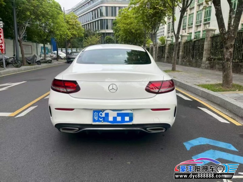 21年奔驰C轿车抵押车出售