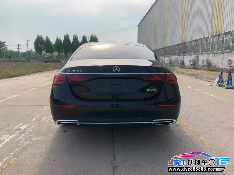 25年奔驰E轿车抵押车出售