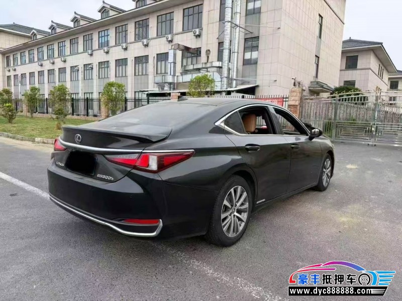 20年雷克萨斯ES轿车抵押车出售