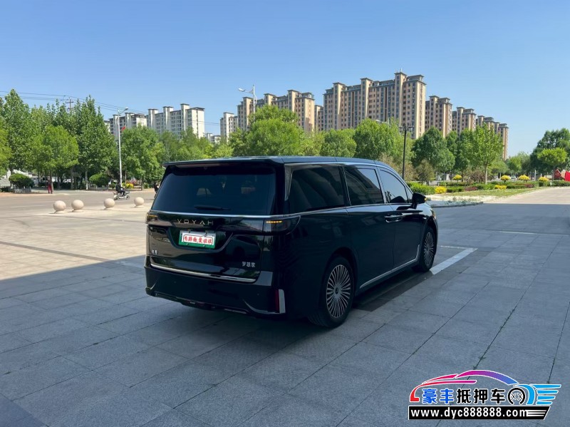 26年岚图梦想家轿车抵押车出售