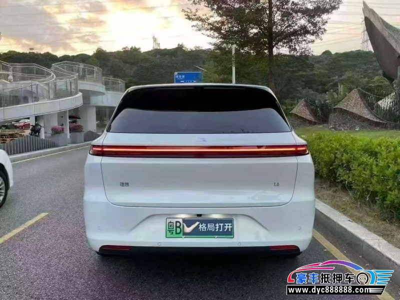 25年理想L6轿车抵押车出售