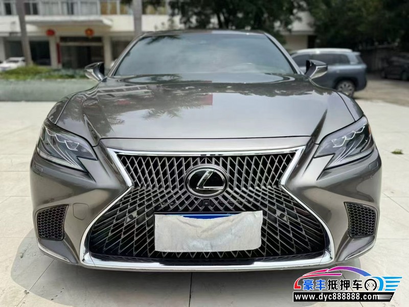 抵押车出售18年雷克萨斯LS轿车
