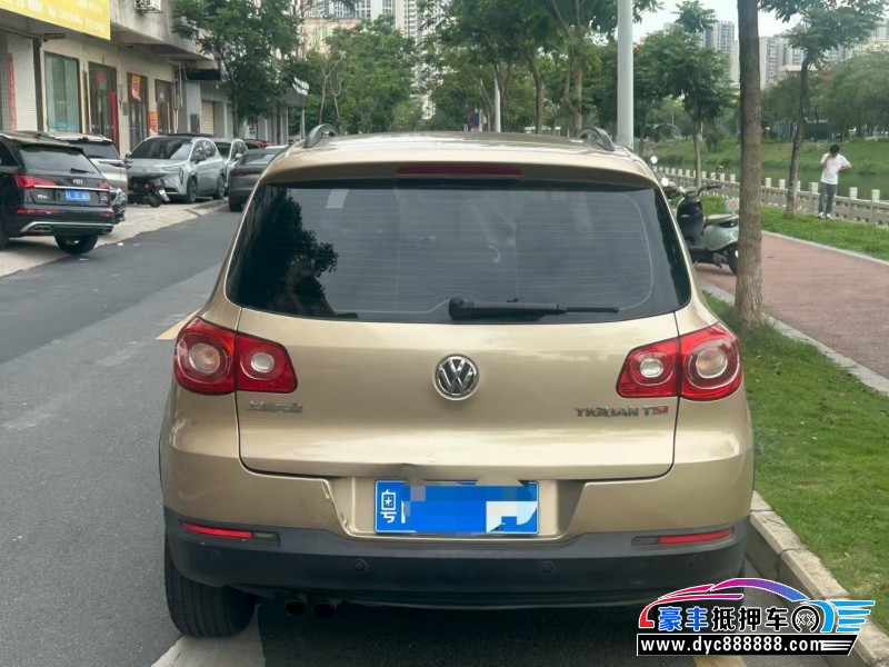 12年大众途观轿车抵押车出售