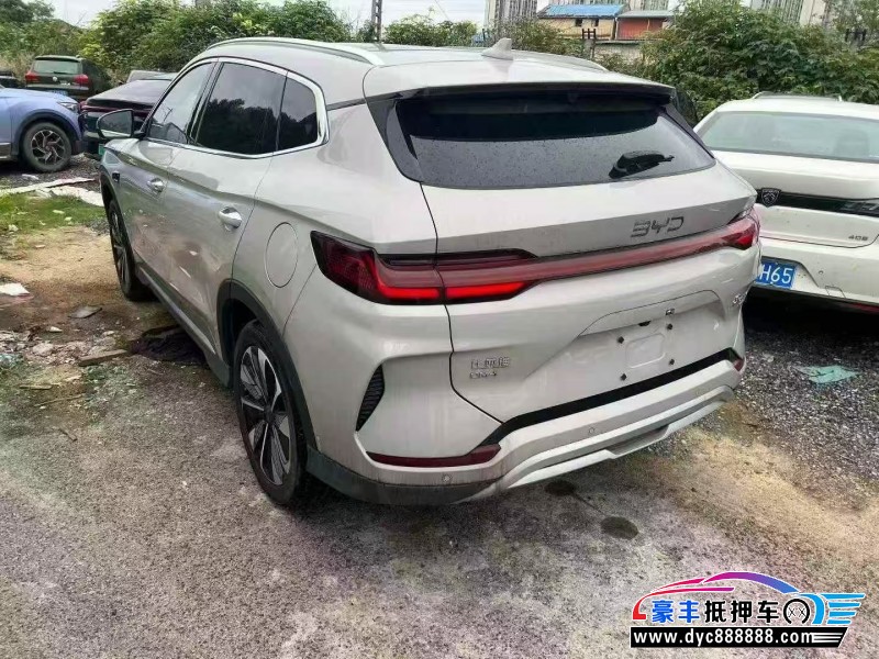 25年比亚迪宋轿车抵押车出售