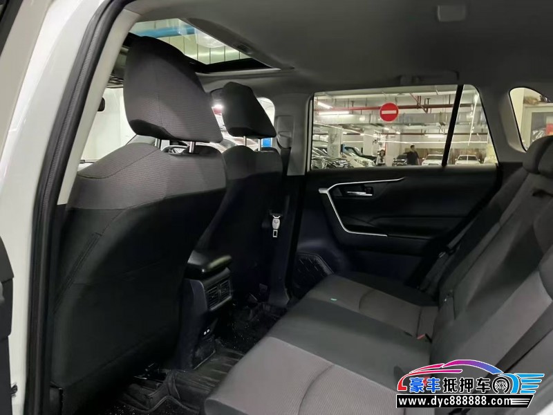 25年丰田RAV4轿车抵押车出售
